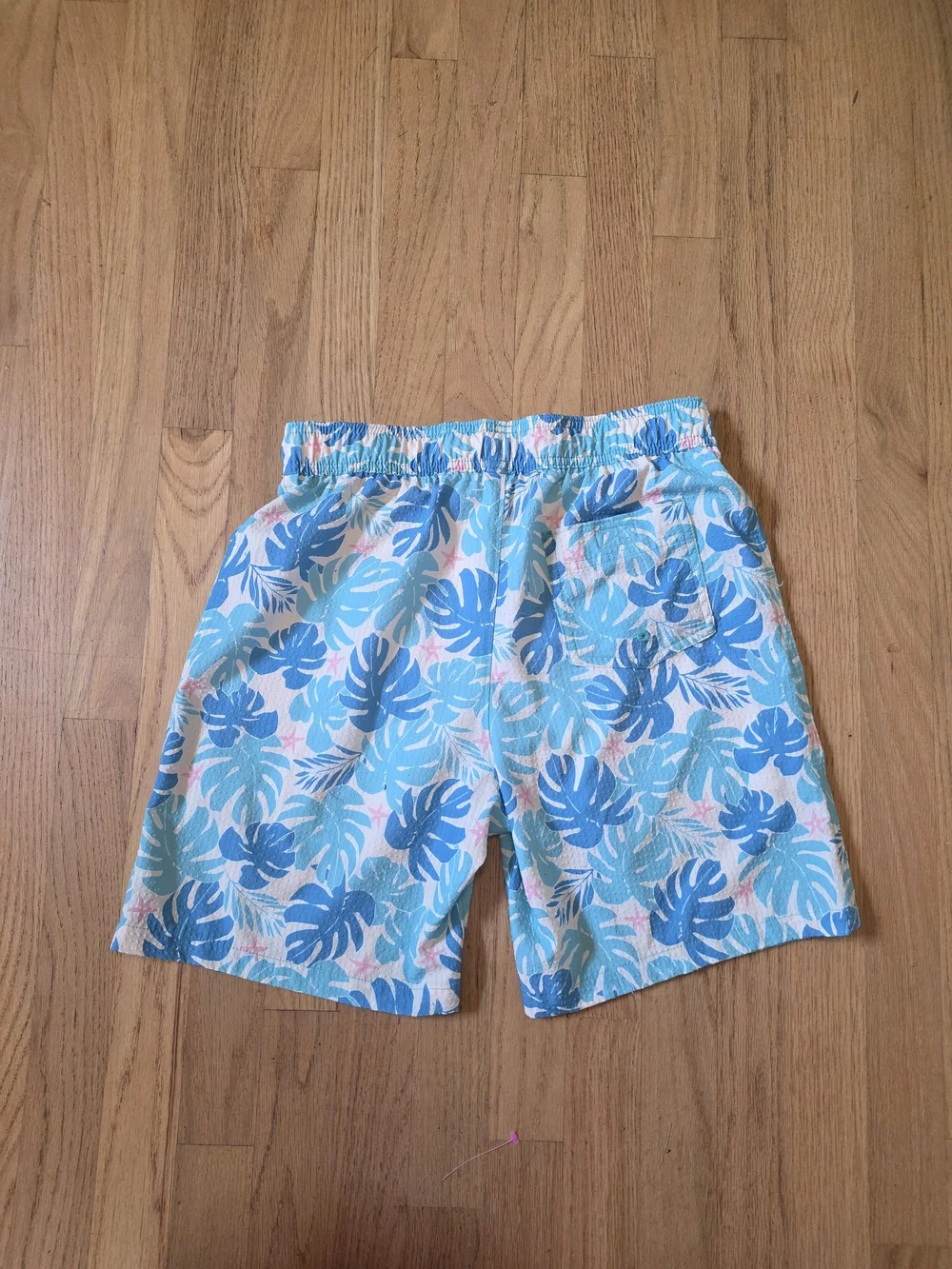 Abercrombie & Fitch Light Blue and Navy Tropical Print Shorts Kids Size 15/16